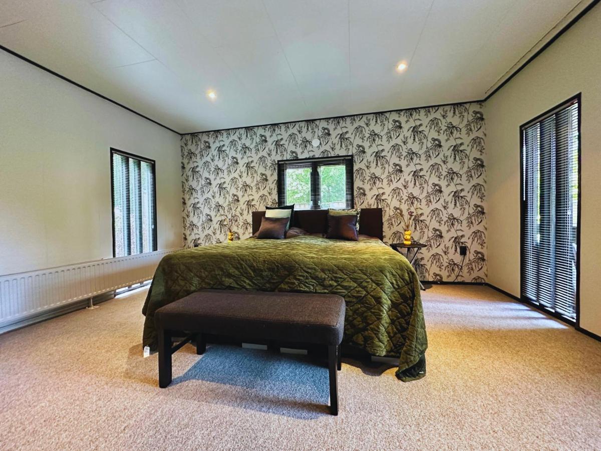 Gezellig Chalet Met 2 Slaapkamers Aan Bosrand Erm 外观 照片